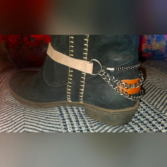 1 Pair Boot Chains (BOOTS NOT INCLUDED) - Picture 3 of 8